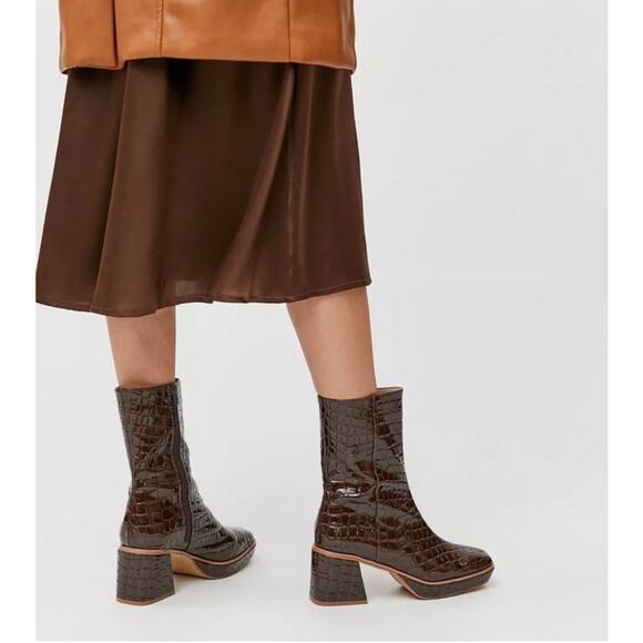 Urban Outfitters UO Bella Brown Croc Embossed Boots - Picture 12 of 12